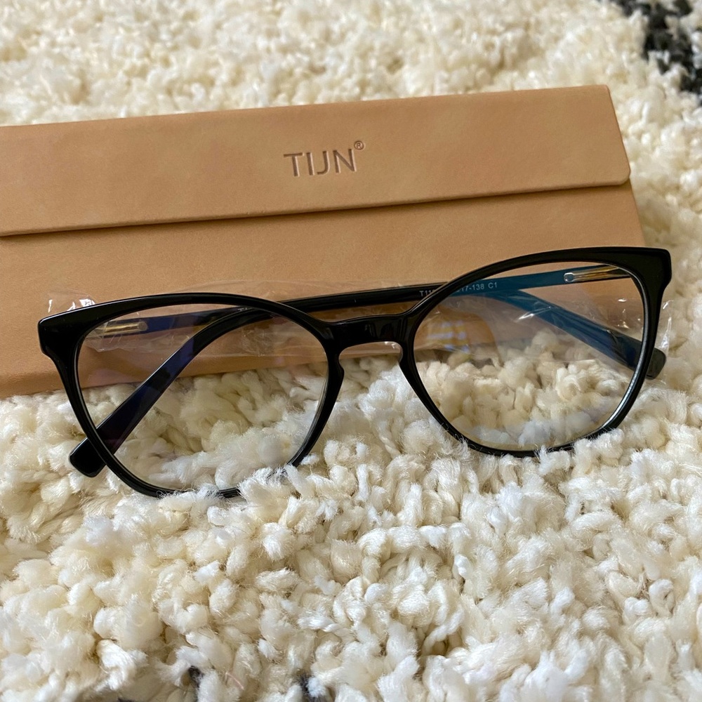 TIJN Gabby Black Non-Prescription Glasses